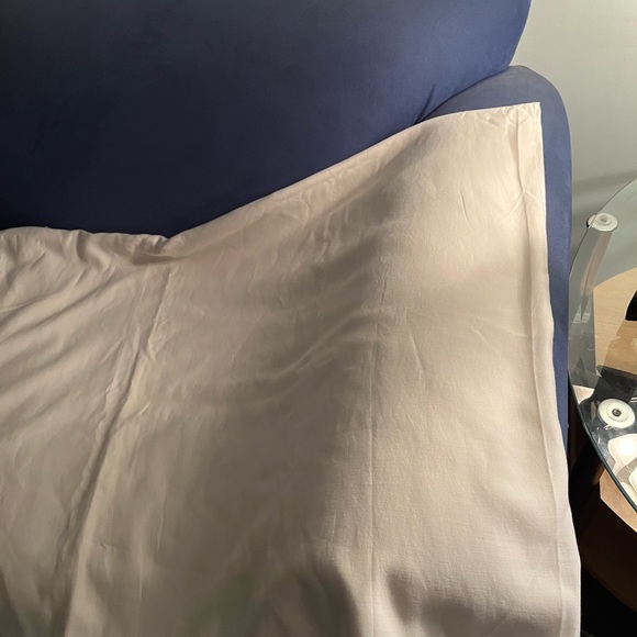 Prescott Fine linen King size Flat sheet! Firm Price - Picture 8 of 15